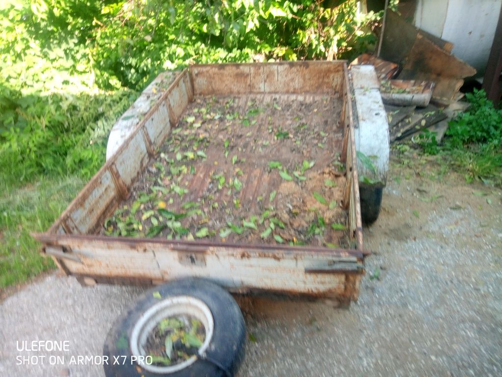 Продавам туристическо ремарке