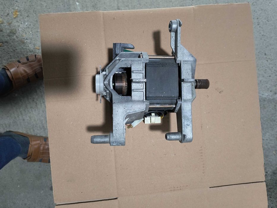 Diferite motoare 220V