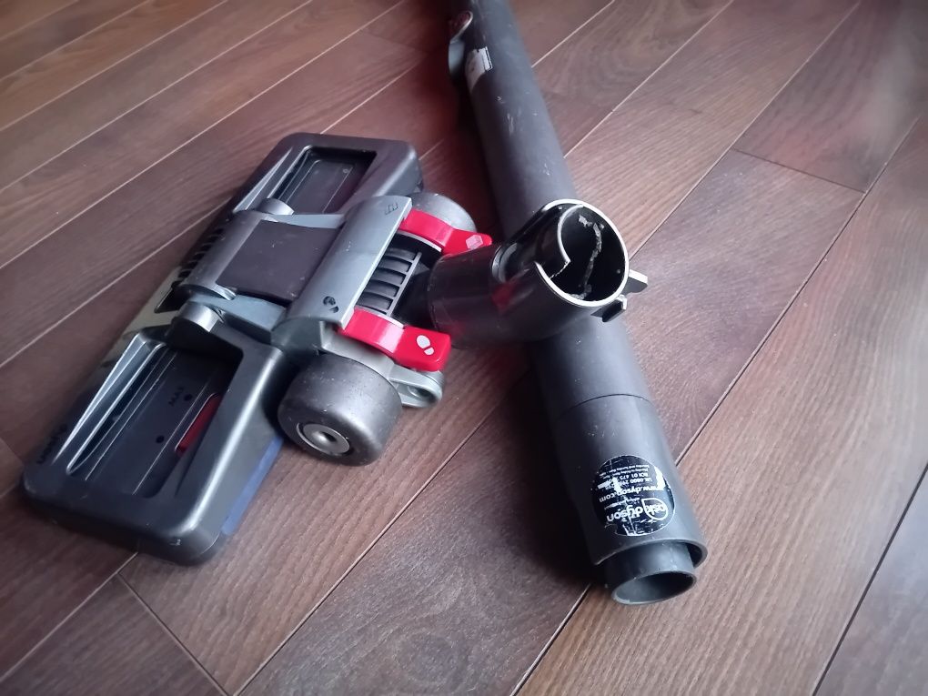 Adaptor, tub extensibil si perie multifloor DYSON