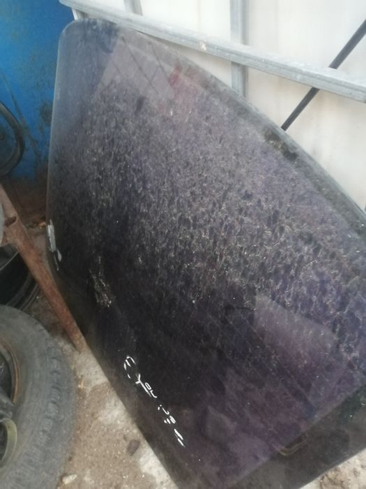 Заднее стекло на Opel Omega B с тонировкой + остальные 4 стекла