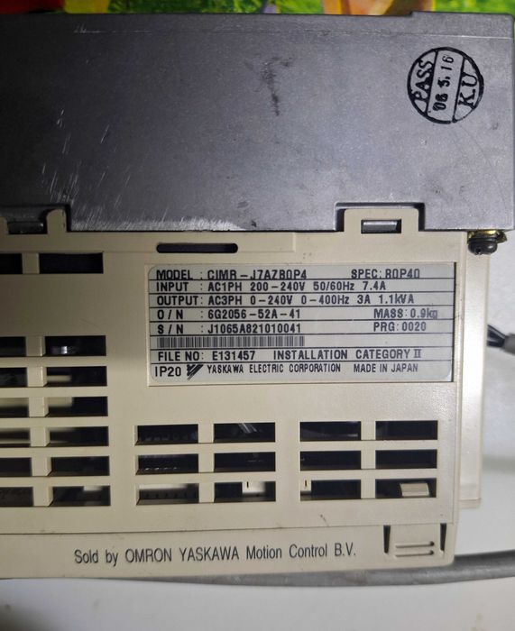 Motor trifazic convertizor Omron VS mini J7 convertor frecventa