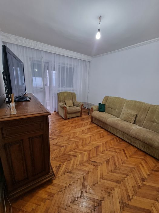 Apartament 3 camere de inchiriat