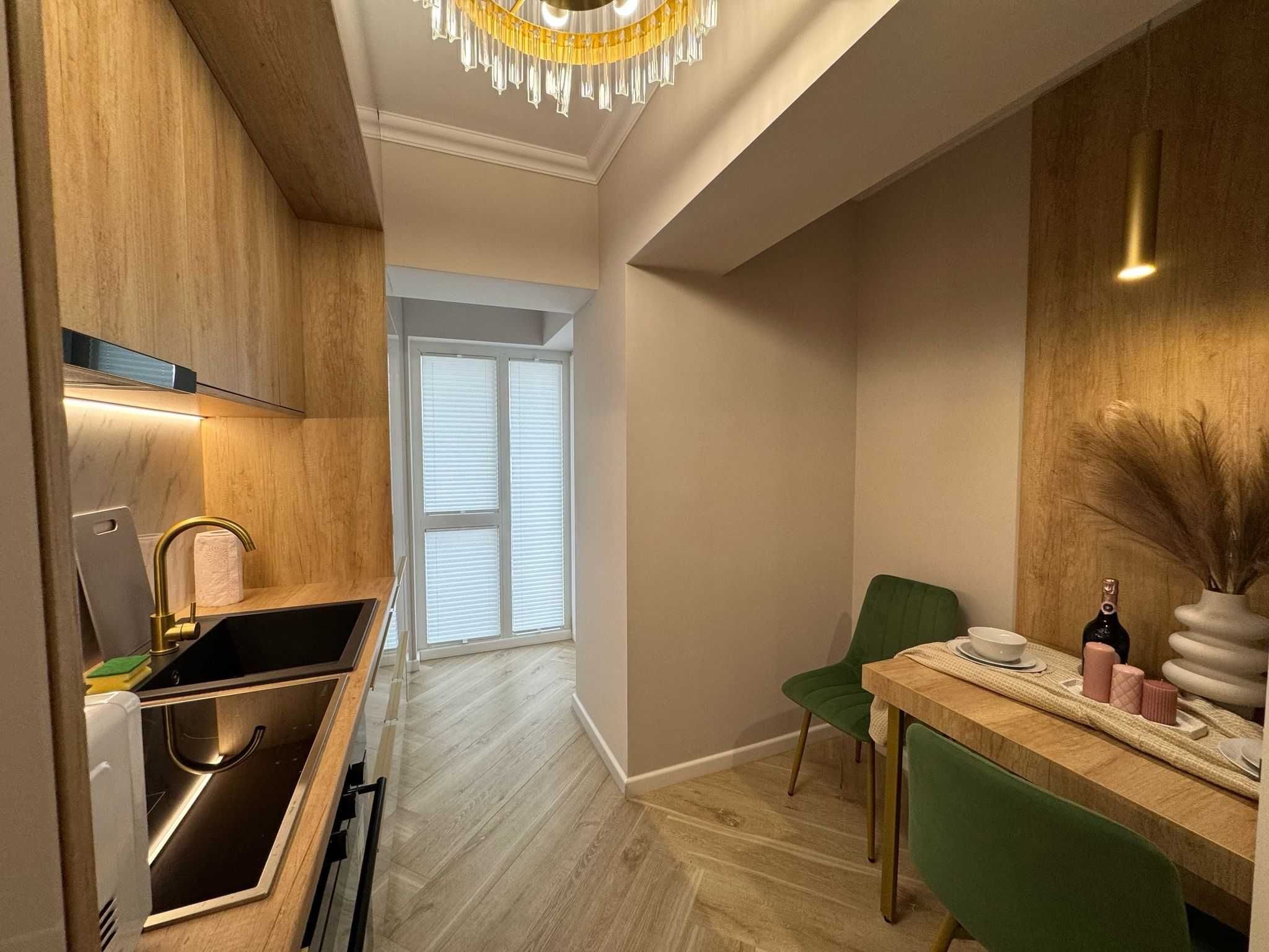 IS Glam Apartments - Cazare Regim Hotelier Ap 1-2-3 cam Parcare Palas