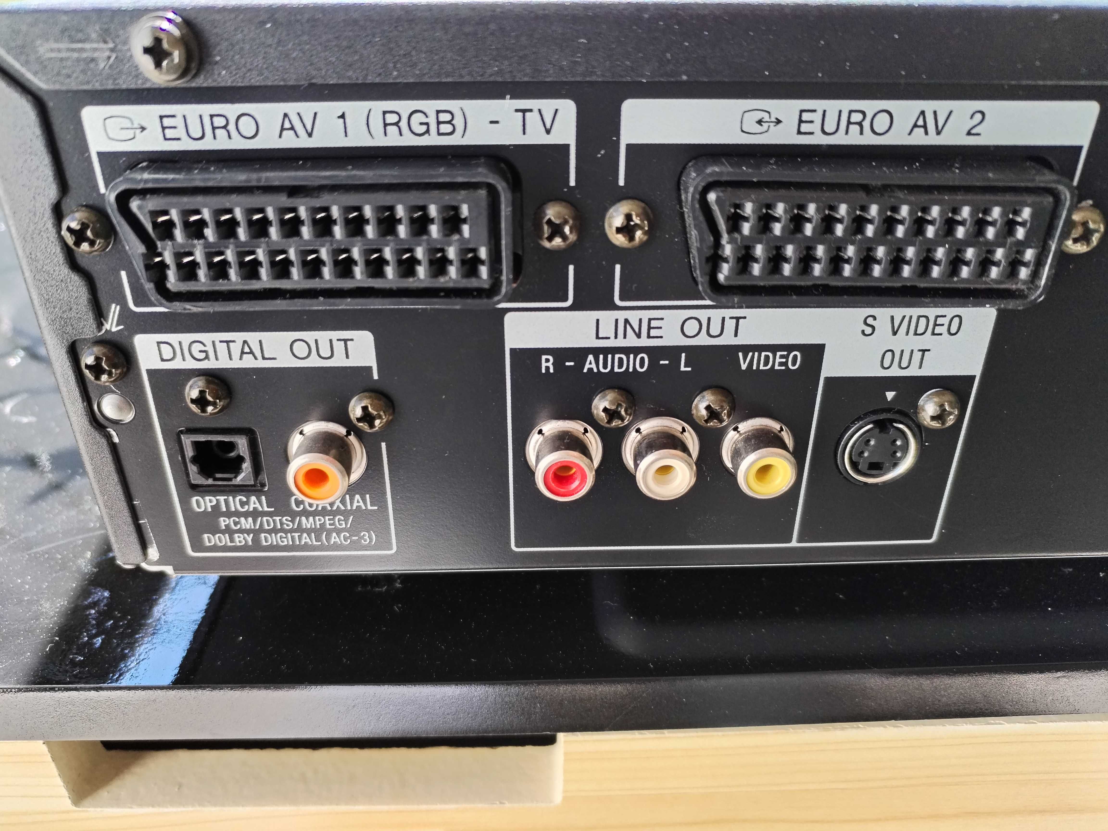 Vând CD Player Sony 24-Bit (audiofil)