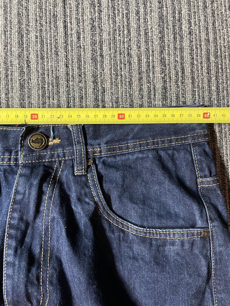 Vand jeans Ecko!