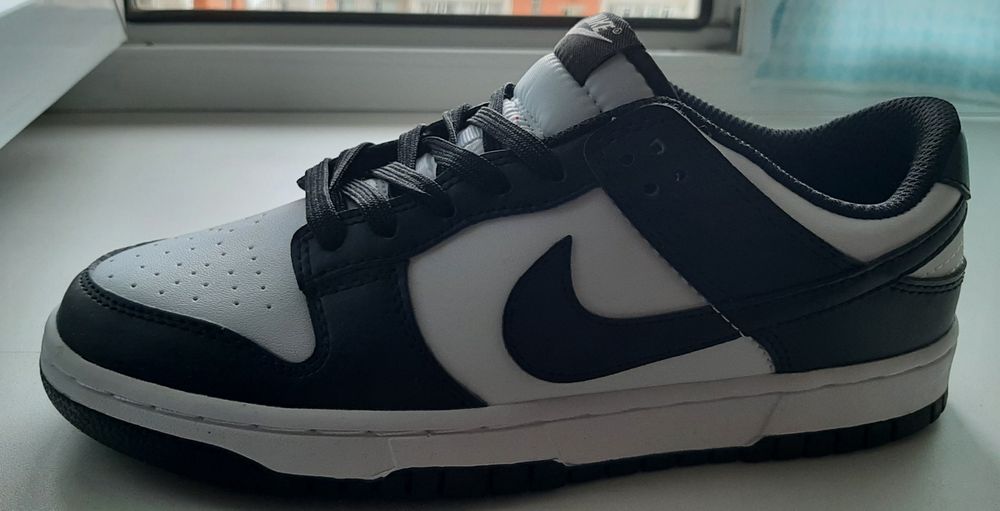 Новые кроссовки Nike