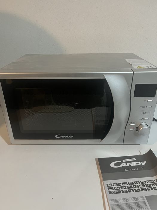 Cuptor microunde Candy