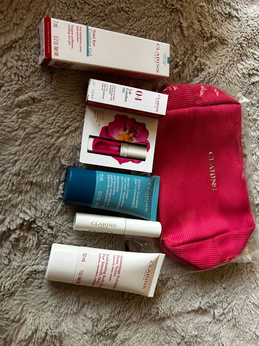 Комплект clarins 6 продукта за подарък.