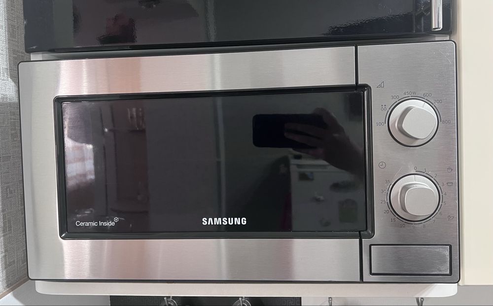 Продам микроволновую печь Samsung