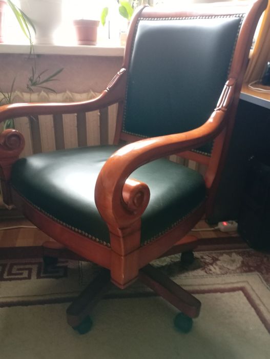 Продам Офисное кресло