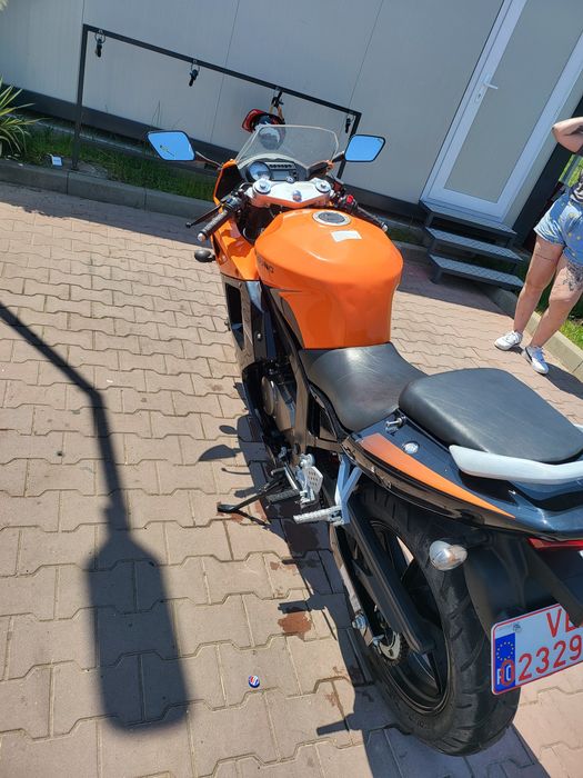 Hyosung gtr125r 2009