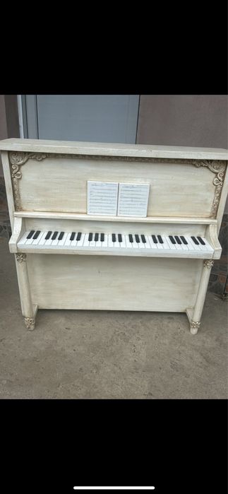 Vand pianina din lemn
