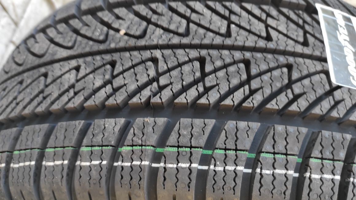 Зимни гуми 225/45/17 Good year Ultra grip 8 dot 4223,БОРД