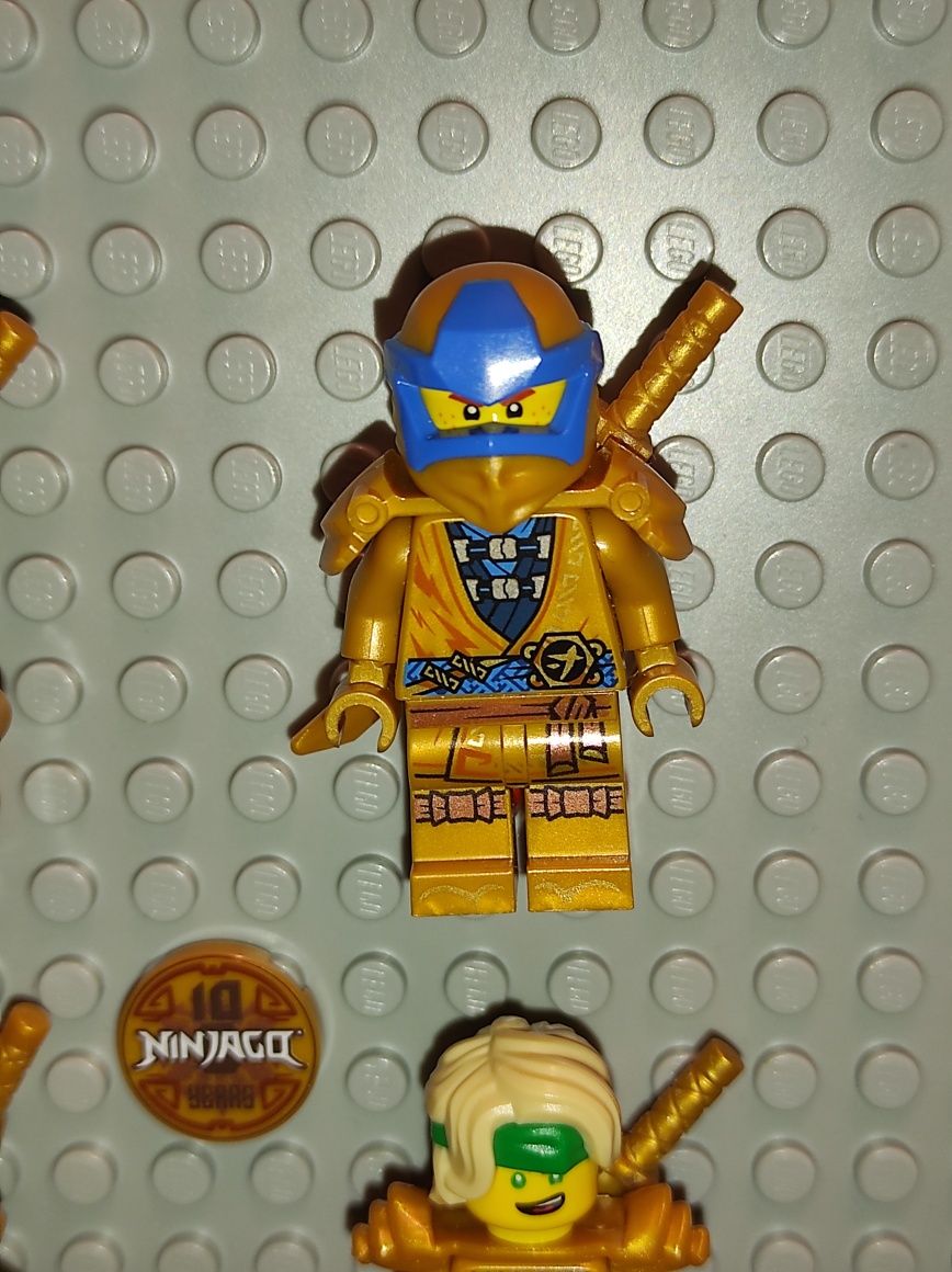 Lego Ninjago Minifigurine Golden Anniversary : Nya, Jay, Cole, Lloyd