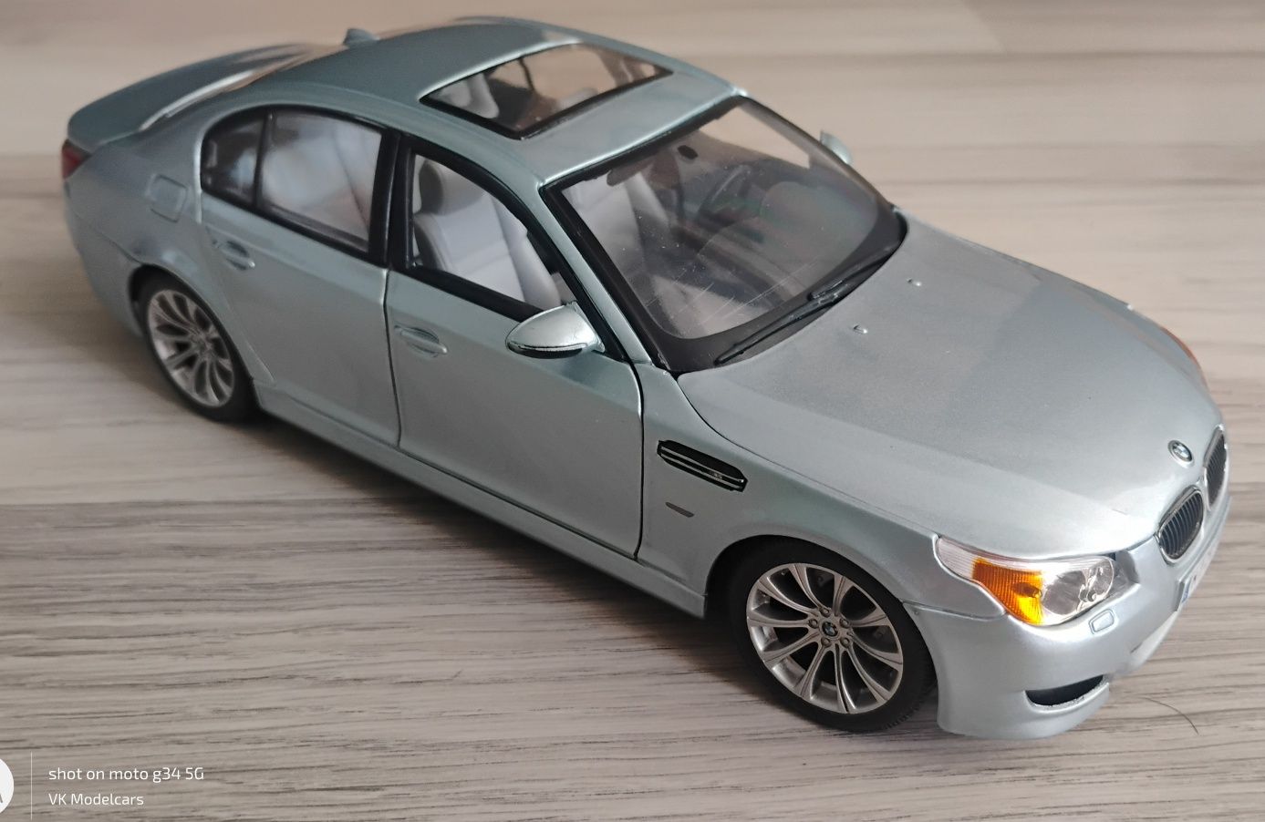 BMW E60 1:18 Maisto