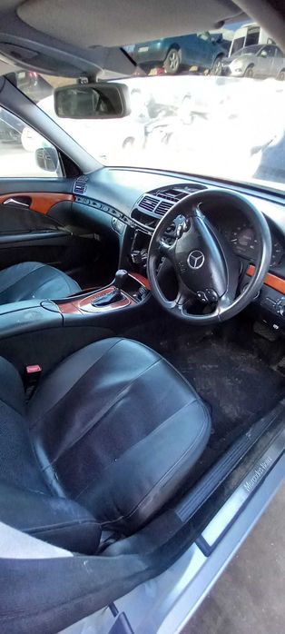 Mercedes w211 facelift  Dezmembrez/Dezmembram