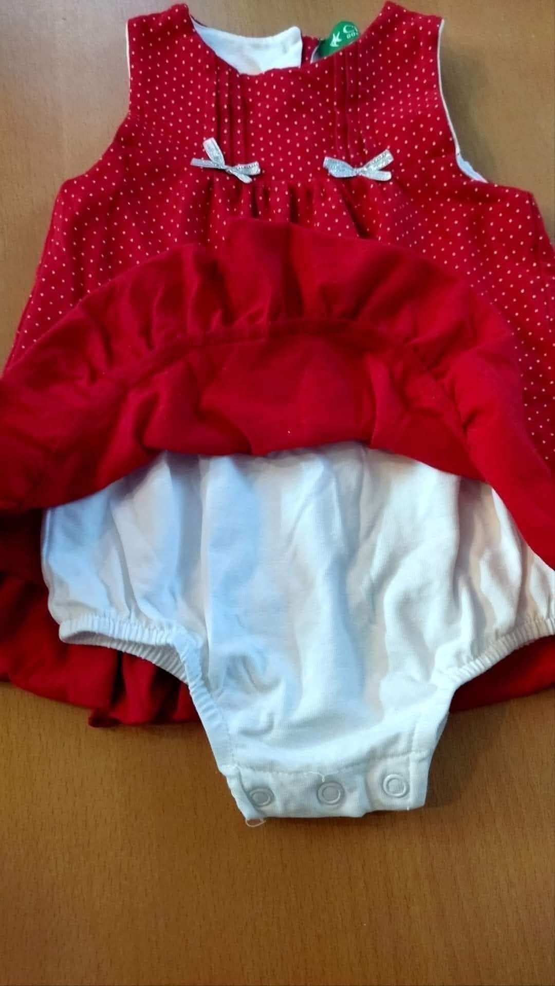 За момиченце 3 рокли + бански