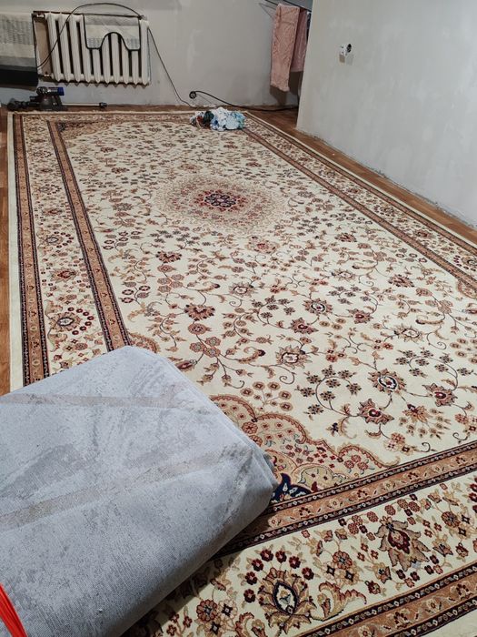 Продам ковёр для зала.