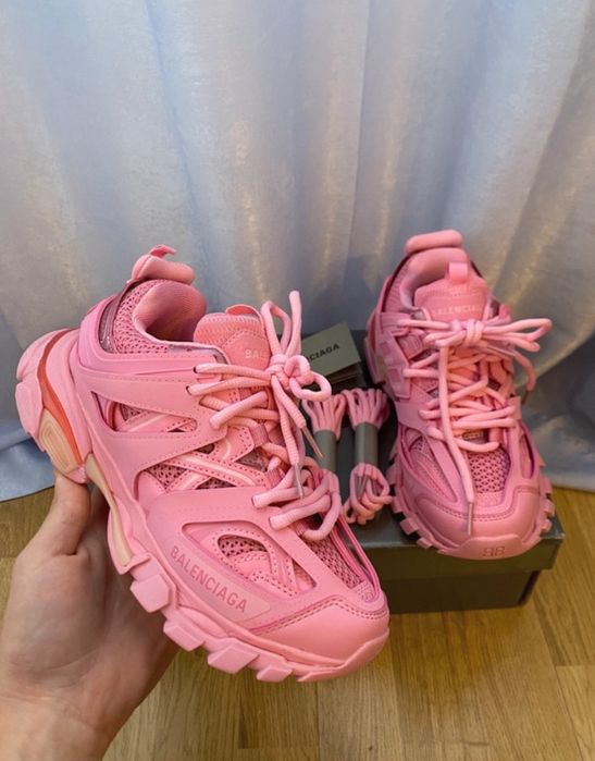 Balenciaga track