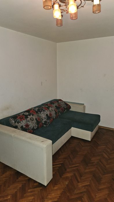 Vand apartament 2 camere Cameliei zona Gostat