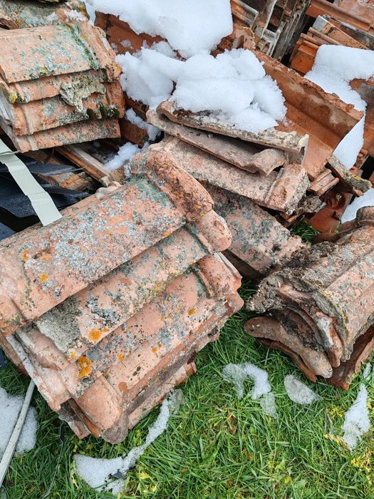 Tigla coame second 1 leu/buc