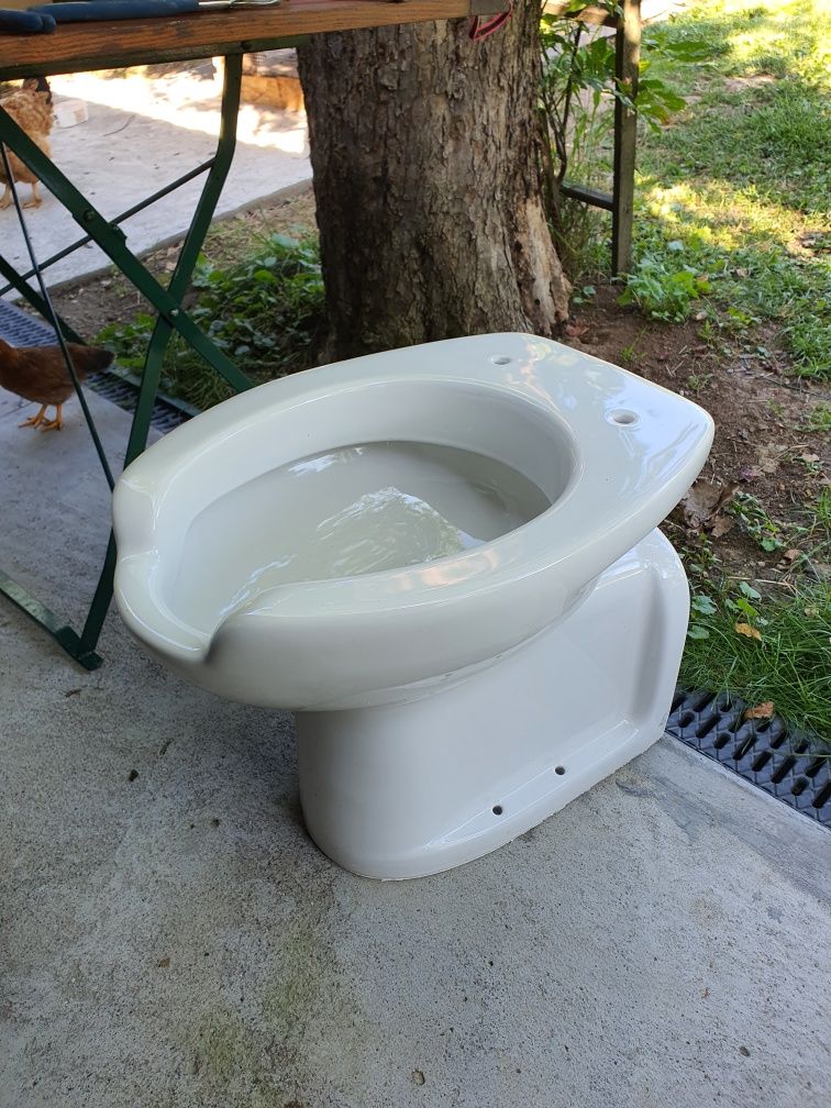 Vas WC pentru persoane cu dizabilitati Hatria Autonomy