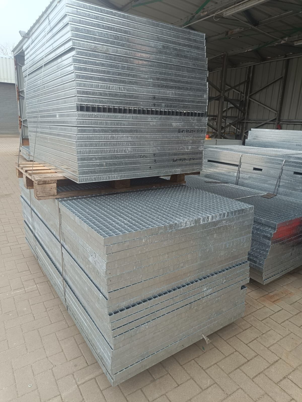 Grilaje zincate galvanizate