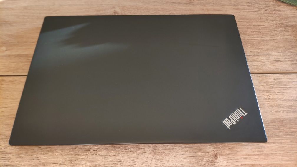 Лаптоп Леново Lenovo T490S тъчскрийн дисплей touchscreen с  windows 11