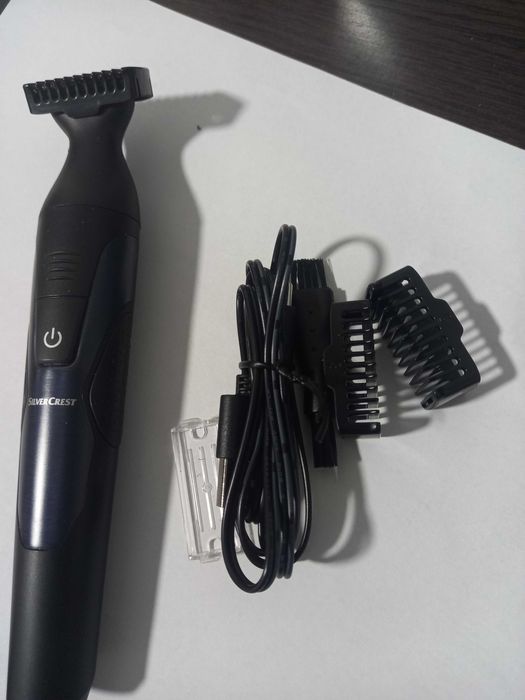 Trimmer facial cu 3 capete