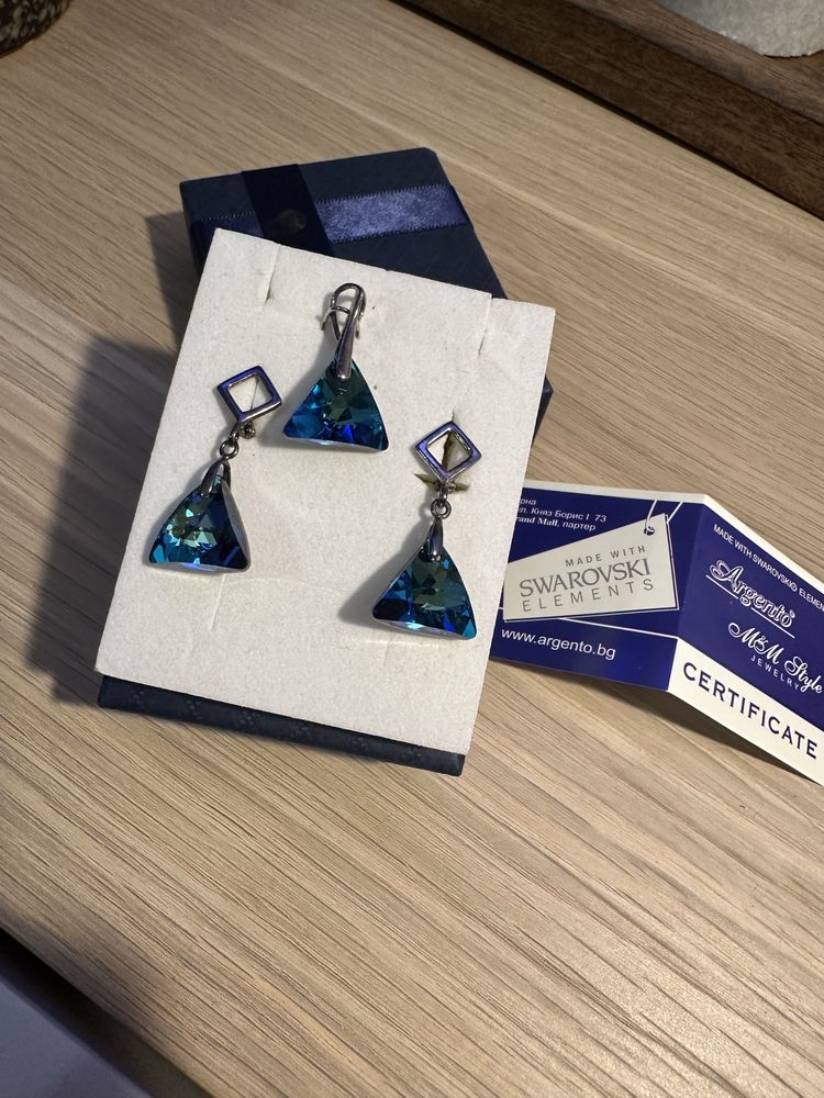 Обици и колиета с кристали Swarovski