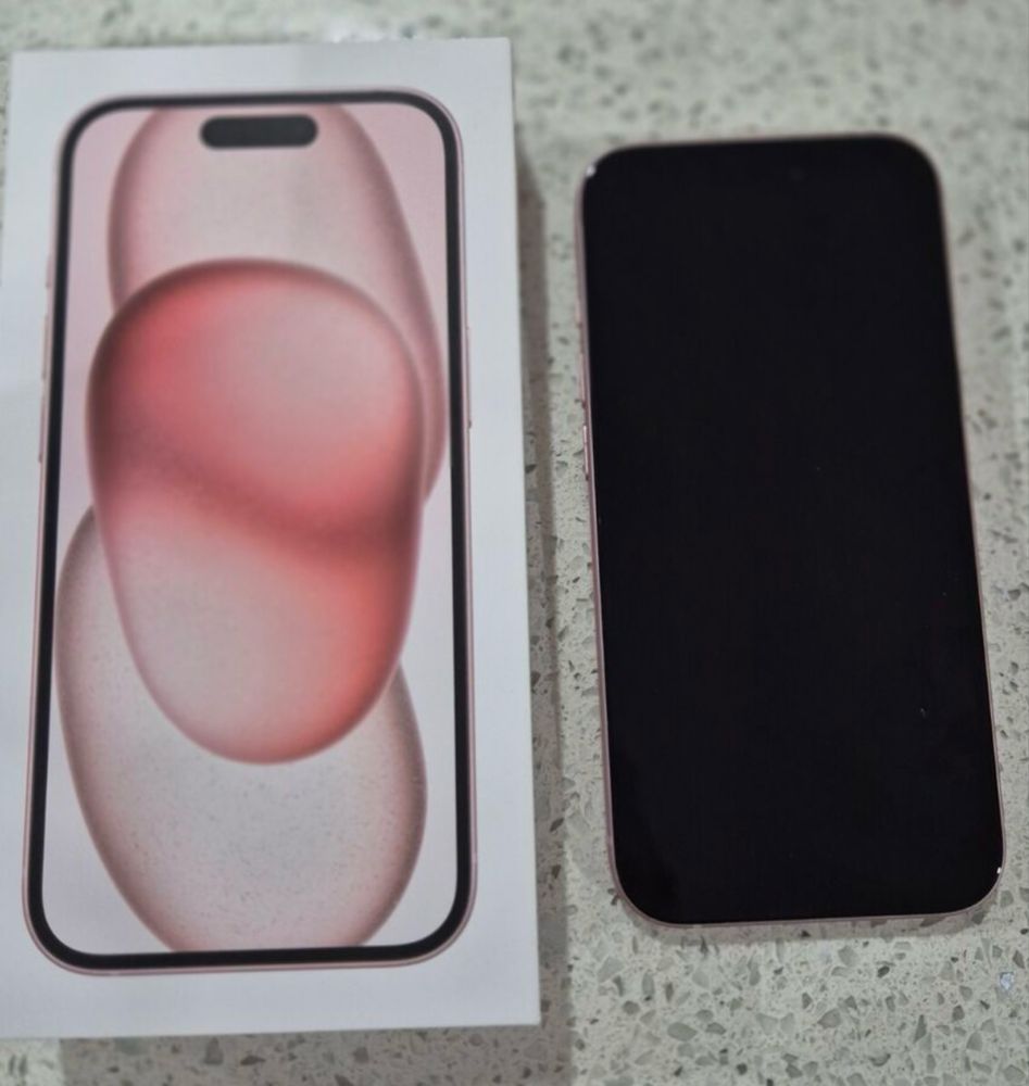 Apple iPhone 15 - 128GB - розов