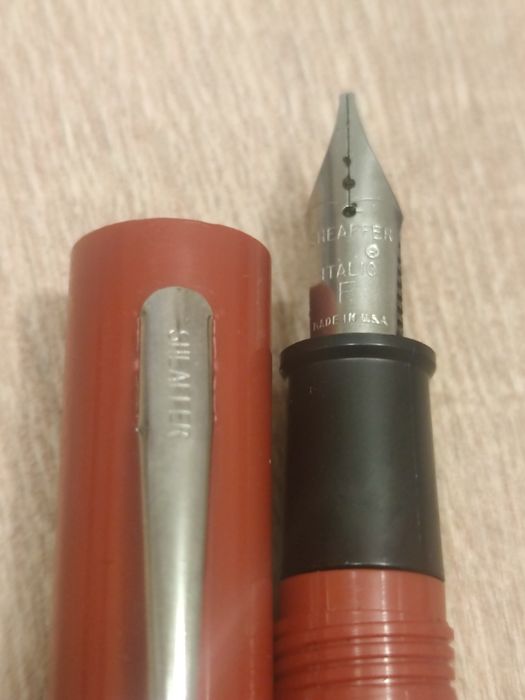 Stilou Sheaffer made in USA penita F culoare rosu