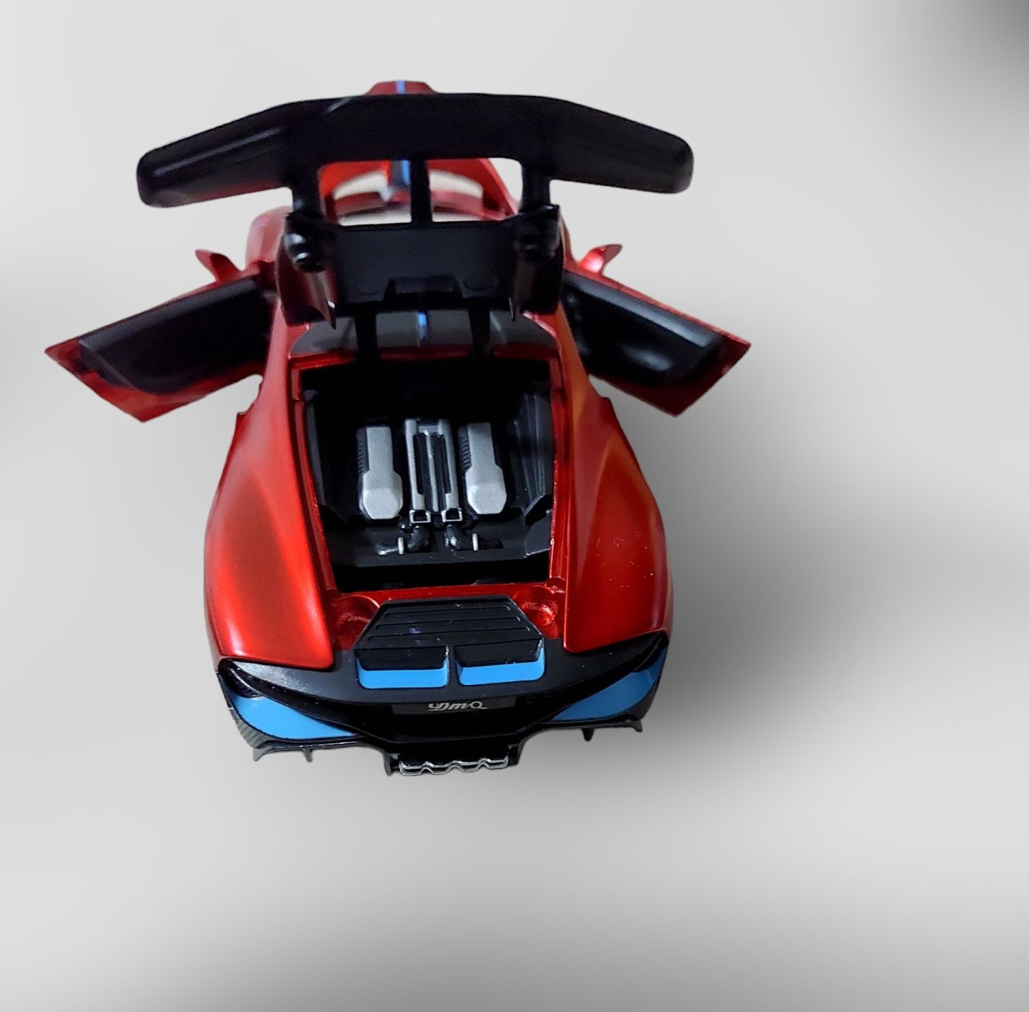 Метален реалистичен модел на Bugatti Divo
