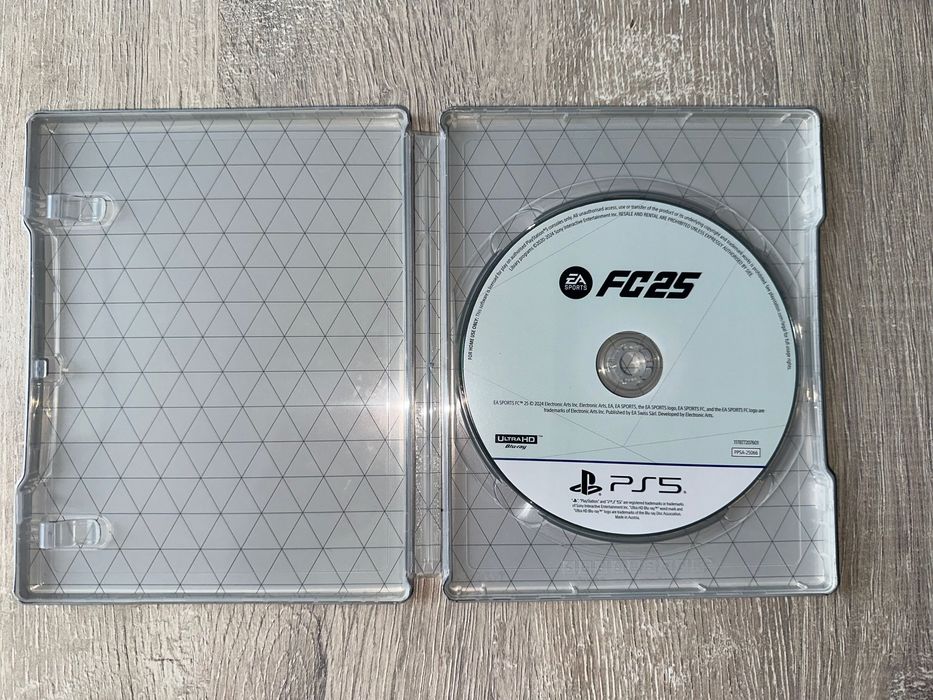 FC 25 ps5 (+ Real Madrid case)