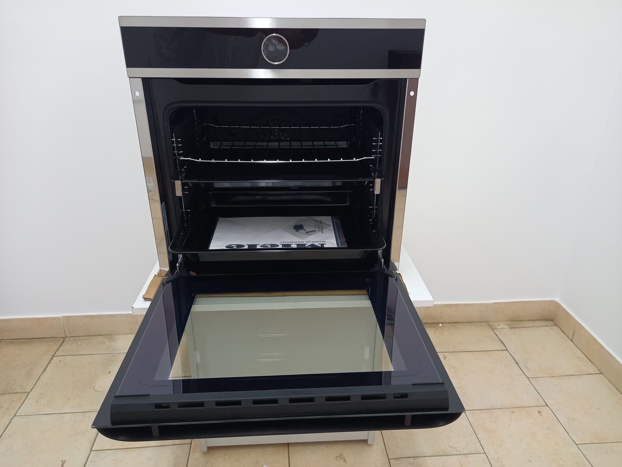 Miele/Миеле/ Нова фурна за вграждане