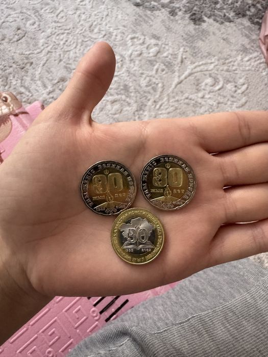 Продам монеты номеналом 200тг