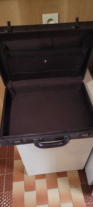 Кожено малко Куфарче