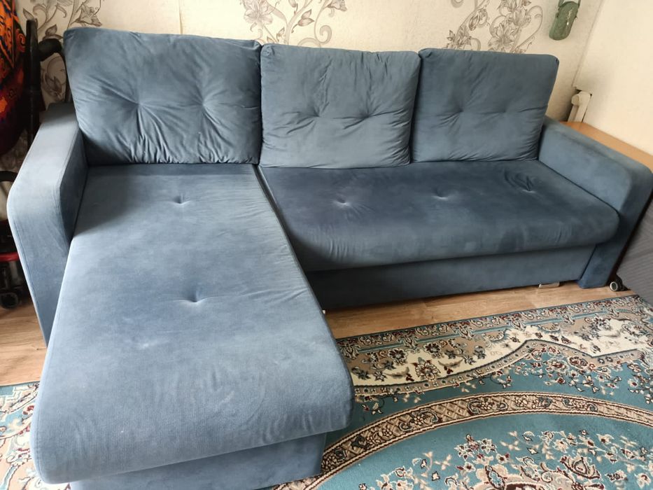 Продам диван угловой