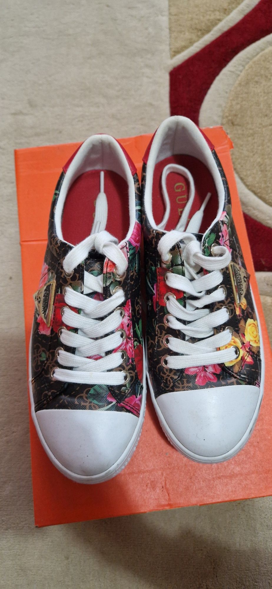 Кожени кецове GUESS