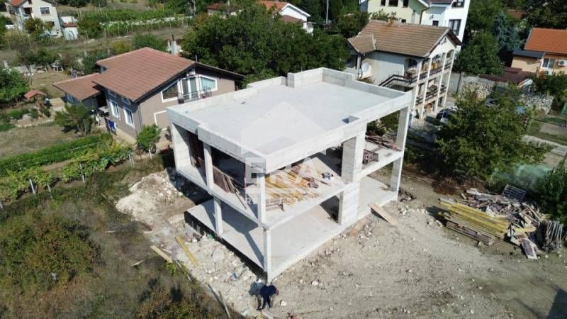 Двуетажна новострояща се къща за продажба, в м-т Манастирски рид, Варн