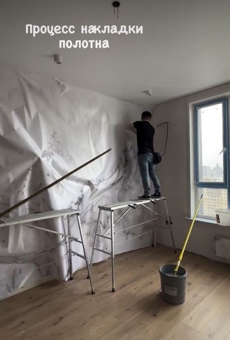 Поклейка обоев и покраска