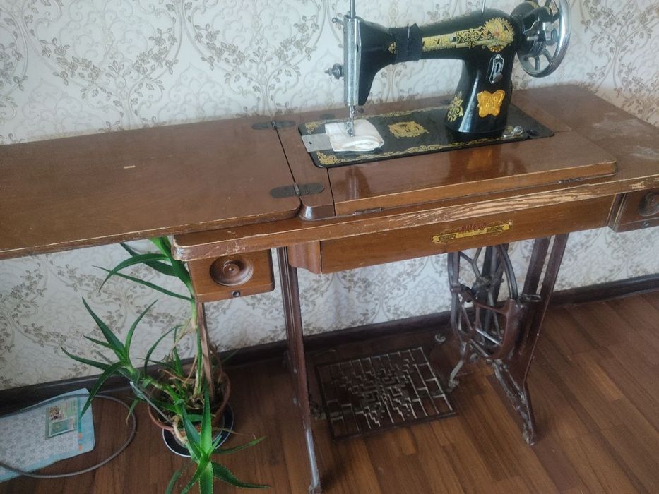 Продаётся швейная машинка
