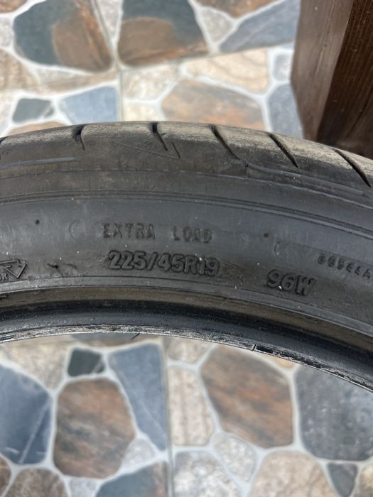 Vand 2 anvelope 225/45/19 goodyear profil 6+