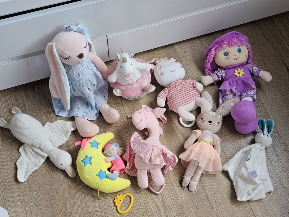 Лот бебешки, детски и плюшени играчки и гризалки