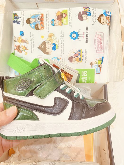 Новые Ботинки или кроссовки высокие