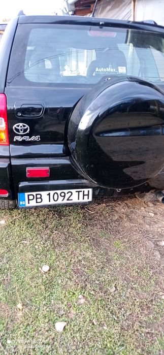 Продавам Тойота Рав 4