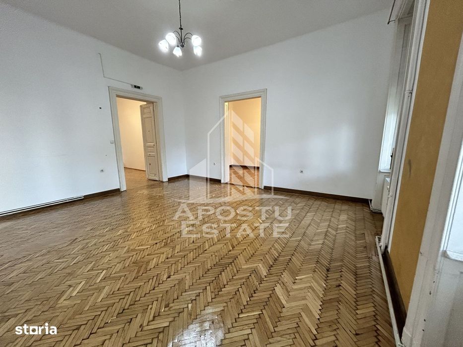 Spatiu 147 mp pentru birouri in spate la Catedrala