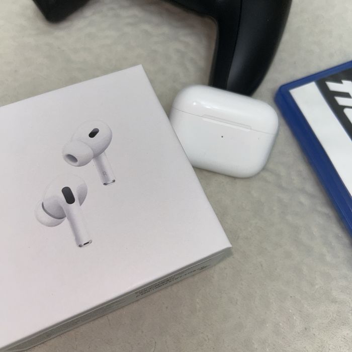 Наушники AirPods Pro   (есть другие модели)