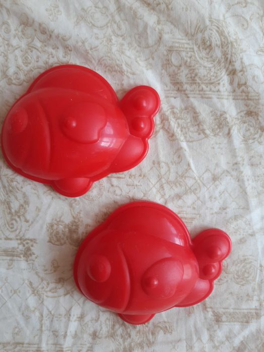 Комплект: Фигурки за пясъчни фигури+Коте за правене на сапунени балони