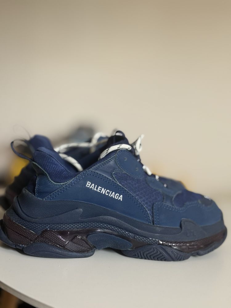 Balenciaga triple s
